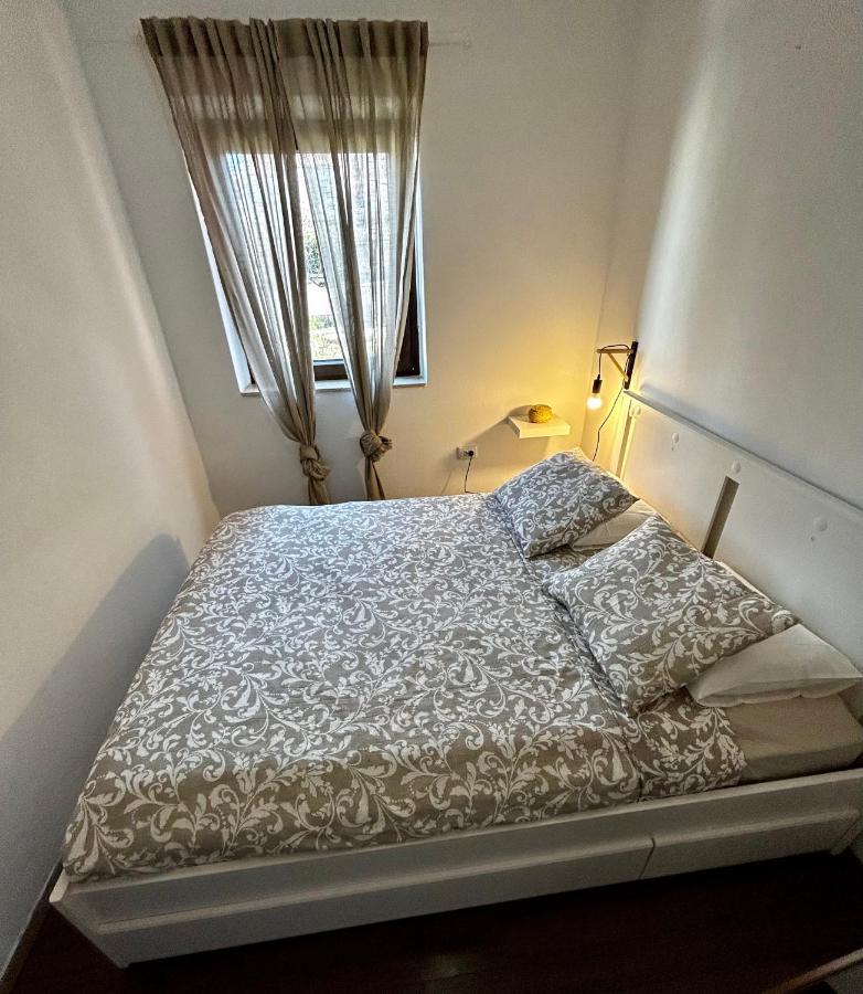 Elentoni Apartment Fazana Luaran gambar