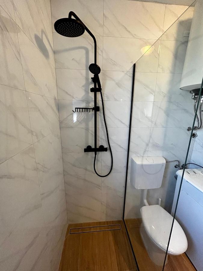 Elentoni Apartment Fazana Luaran gambar
